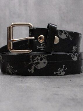 Vintage VTG Y2K 2000's 00's Hot topic Skull Allo Over Black Faux Leather Belt